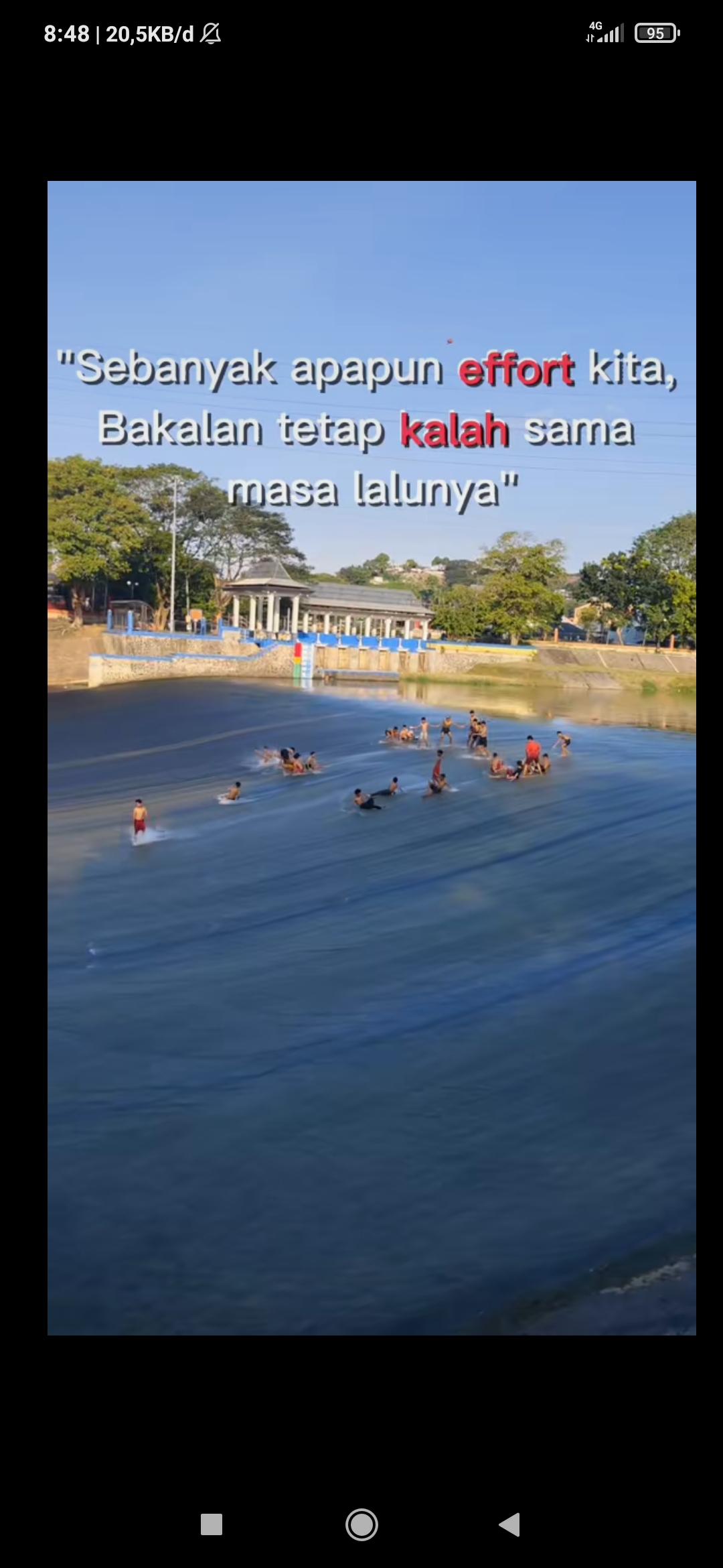 Viral perosotan di Bendung Simongan atau Bendungan Pleret, Semarang saat air surut. (CAPTURE TIKTOK @Mahessaaa)