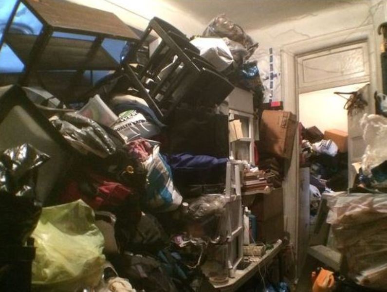 ILUSTRASI: Hoarding disorder. (PINTEREST)