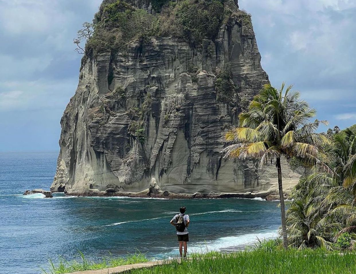 Pantai Pangasan Pacitan Jawa Timur (ig @pesona.indonesia)