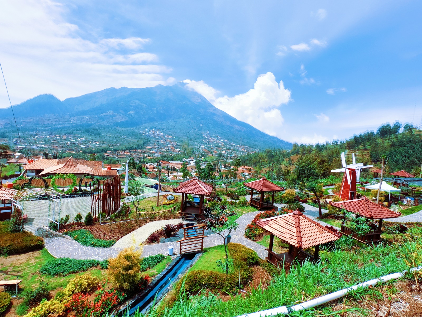 Keindahan Wisata Merapi Garden Selo Boyolali