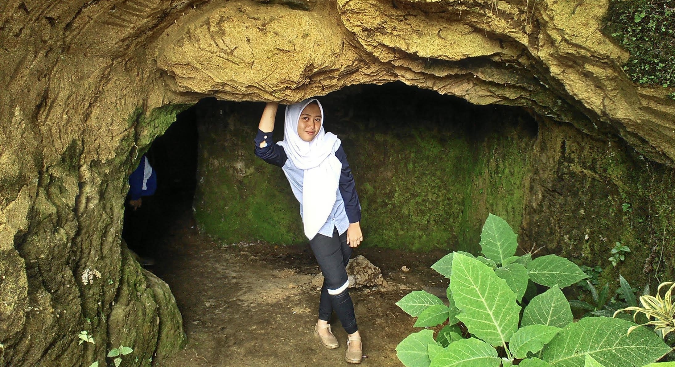 Goa Pinus Pujon Batu Jawa Timur