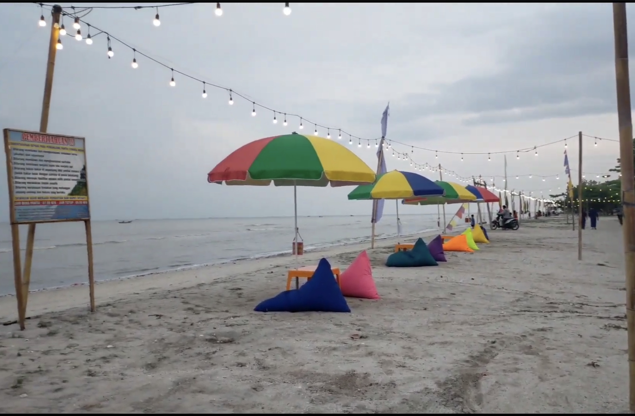 Pesona Keindahan Pantai Cemara Indah Lampung Timur