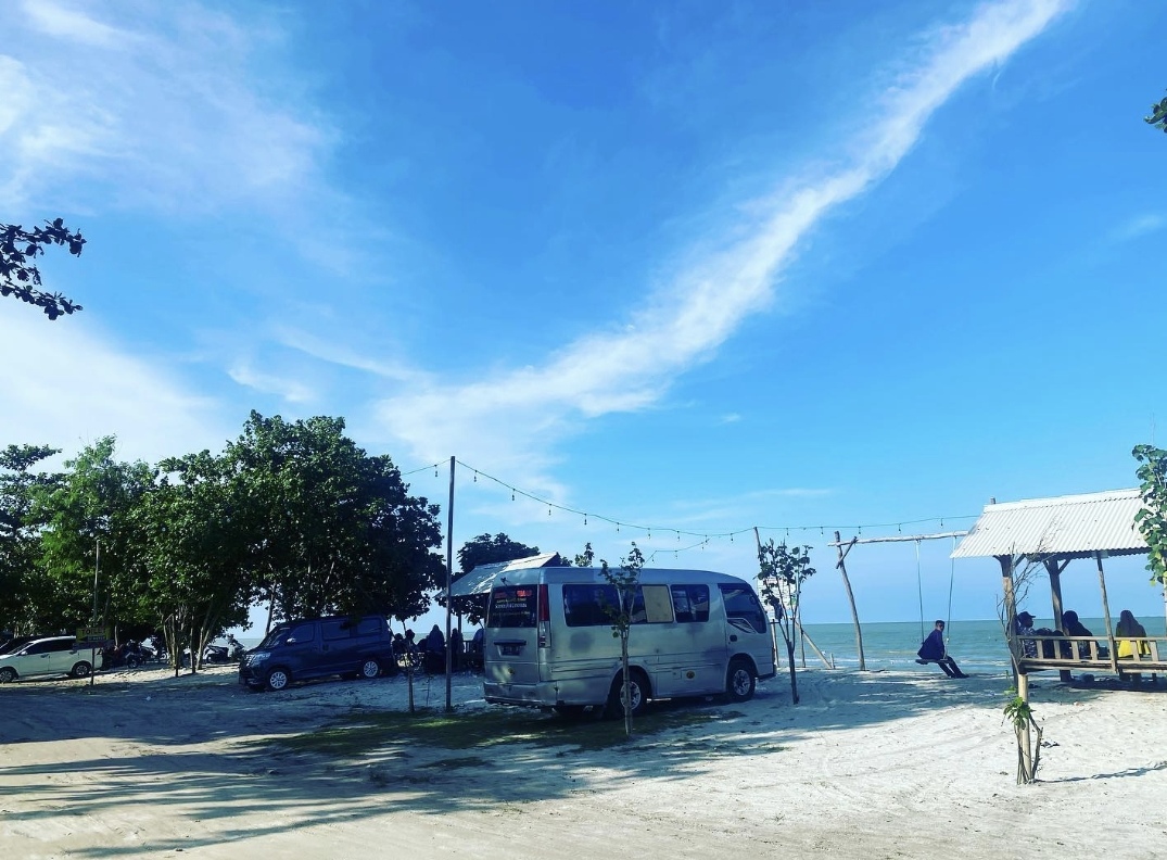Pantai Cemara Indah Lampung Timur (ig @pantaicemaraindahofficial)