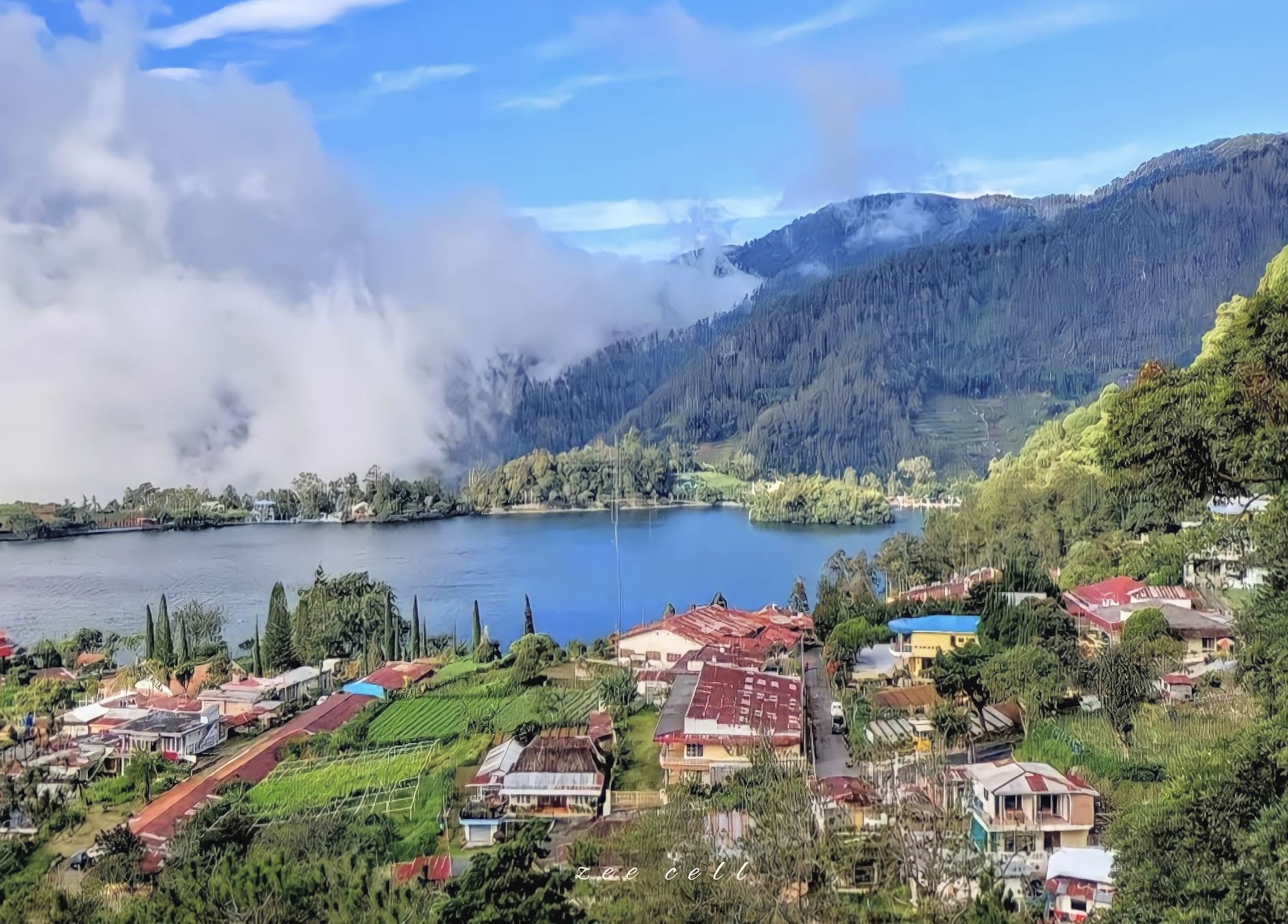 Keindahan Telaga Sarangan Magetan Jawa Timur  (foto maps : zee cell)
