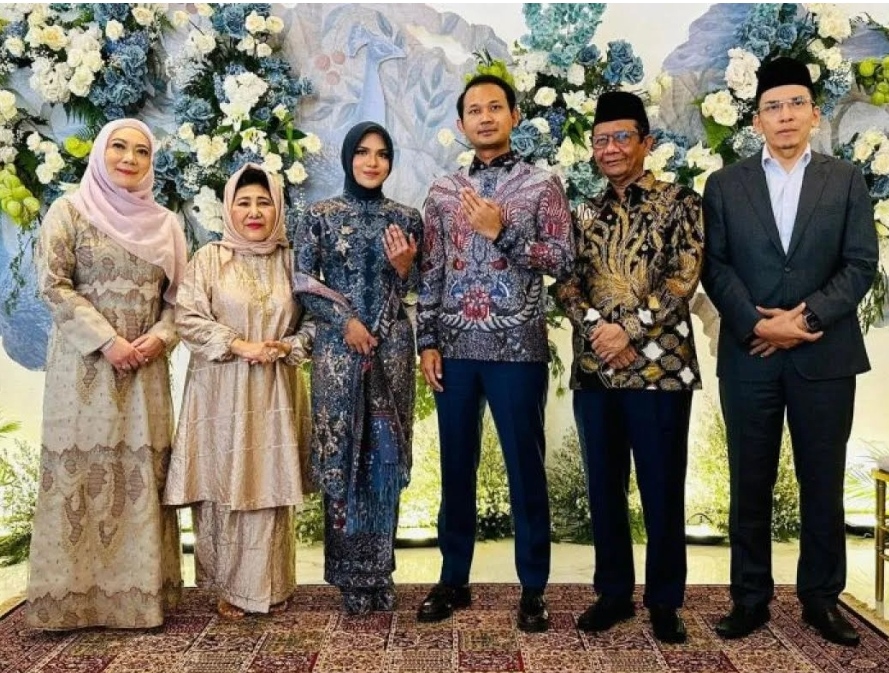 Prosesi lamaran anak TGB dengan putra Mahfud MD. (ANTARA)