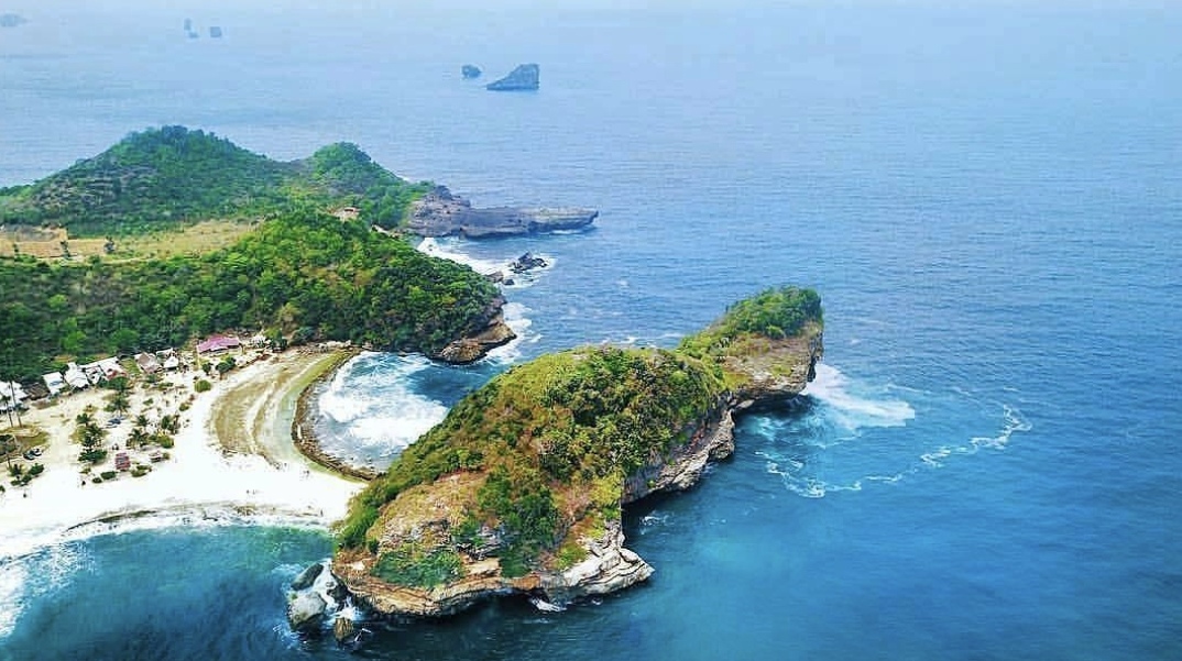 Pantai Batu Bengkung @batubengkung