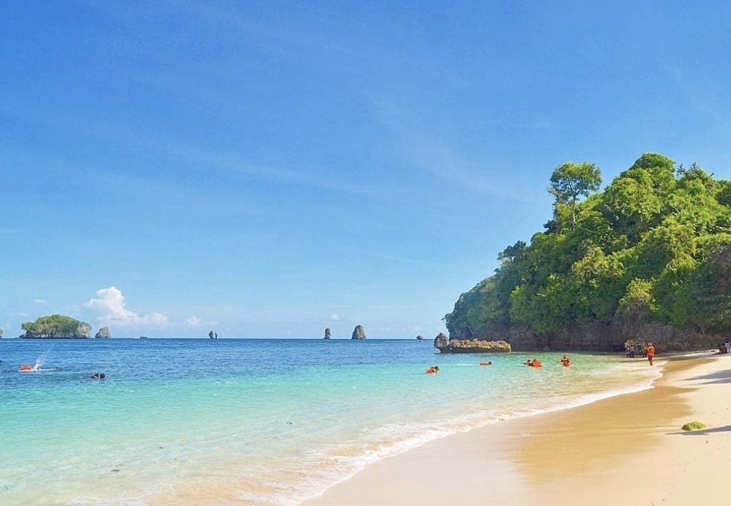 Pantai Tiga Warna @pantaitigawarna