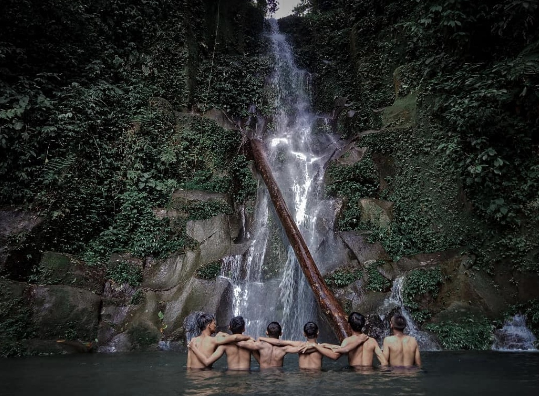 Pesona Keindahan Air Terjun Siluman (Ig @ridho8076)