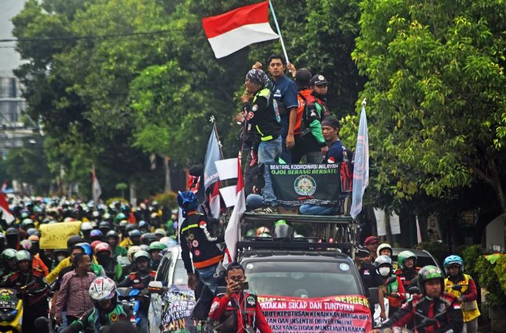 Ilustrasi demo ojol di depan Kantor Kemenaker.