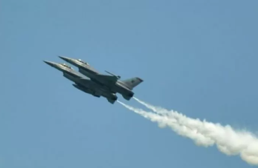 Buntut insiden jatuhnya jet tempur F-16 milik Ukraina, kini Amerika Serikat turut serta memberikan tim khusus guna menyelidiki penyebab pastinya. (Jawapos)
