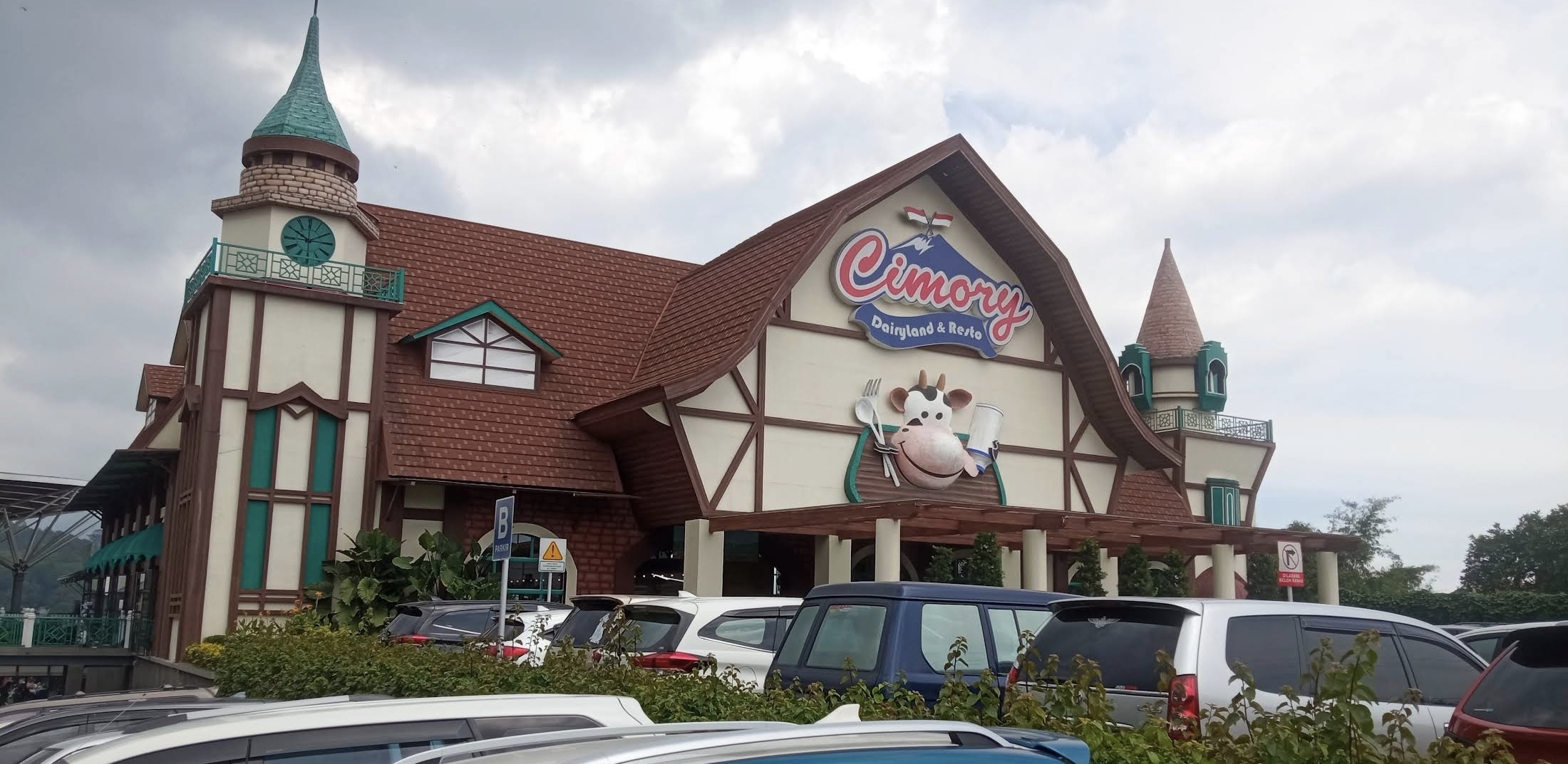 Dairyland Farm Theme Park Prigen destinasi wisata edukasi yang lokasinya tak jauh dari Taman Montok. (Google maps huda)