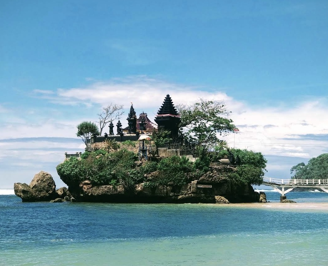 Pesona Pantai Balekambang, hidden gemnya Kota Malang (maps : Pantai Balekambang)
