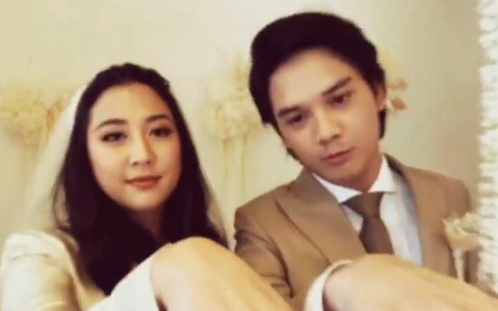 Aktris Sherina Munaf tiba-tiba hapus foto pernikahan dengan suaminya baskara Mahendra di medsos instagramnya, bikin tanda tanya public. (Ig @baskaramahendra)