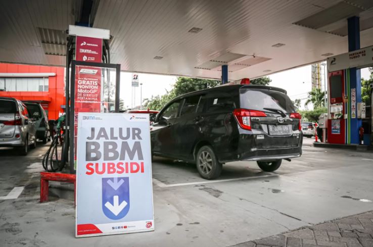 Daftar terbaru sepeda motor dan mobil diarang isi Pertalite maupun Biosolar. (JAWA POS)