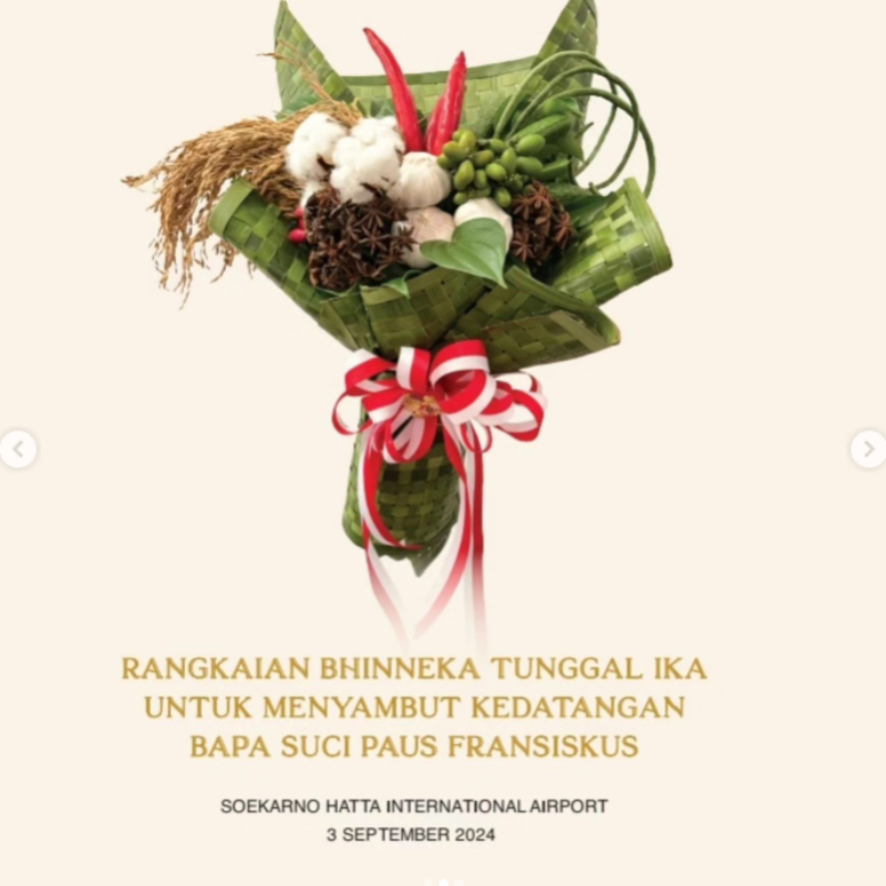 Isi karangan yang diterima Paus Fransiskus saat tiba di Tanah Air (IG @anaktimor_hitz)