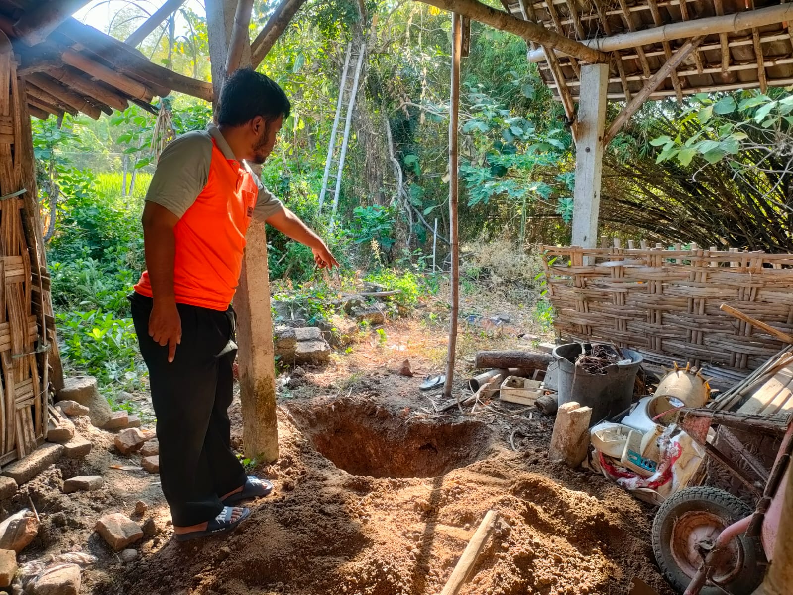 Kakek 69 tahun di Magetan gantung diri setelah dilarang menikah lagi oleh keluarganya, Rabu (4/9/2024). (POLSEK LEMBEYAN UNTUK JAWA POS RADAR LAWU)
