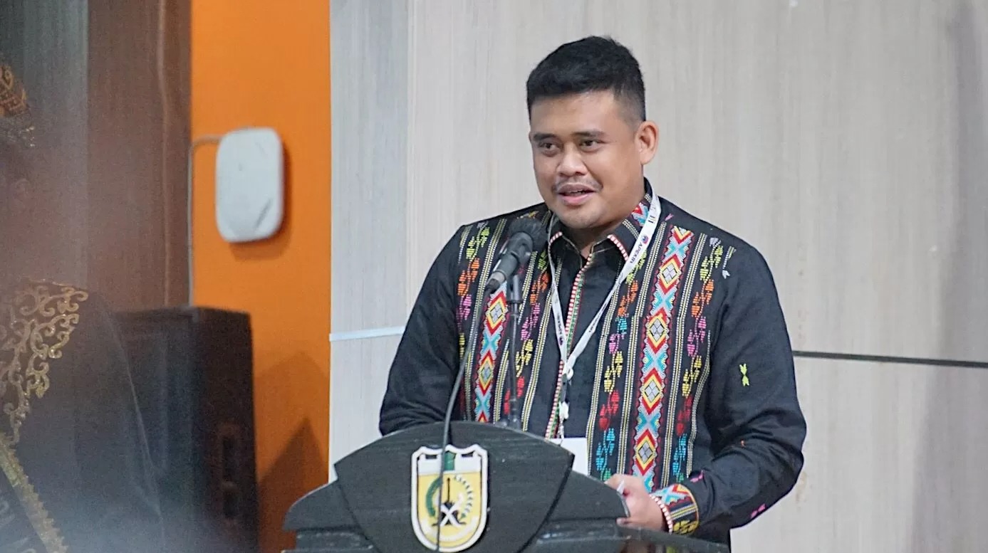 Buntut kasus dugaan gratifikasi jet pribadi Kaesang Pangarep yang turut menyeret iparnya, wali kota Medan Bobby Nasution, kini batal diperiksa KPK. (Jawapos)