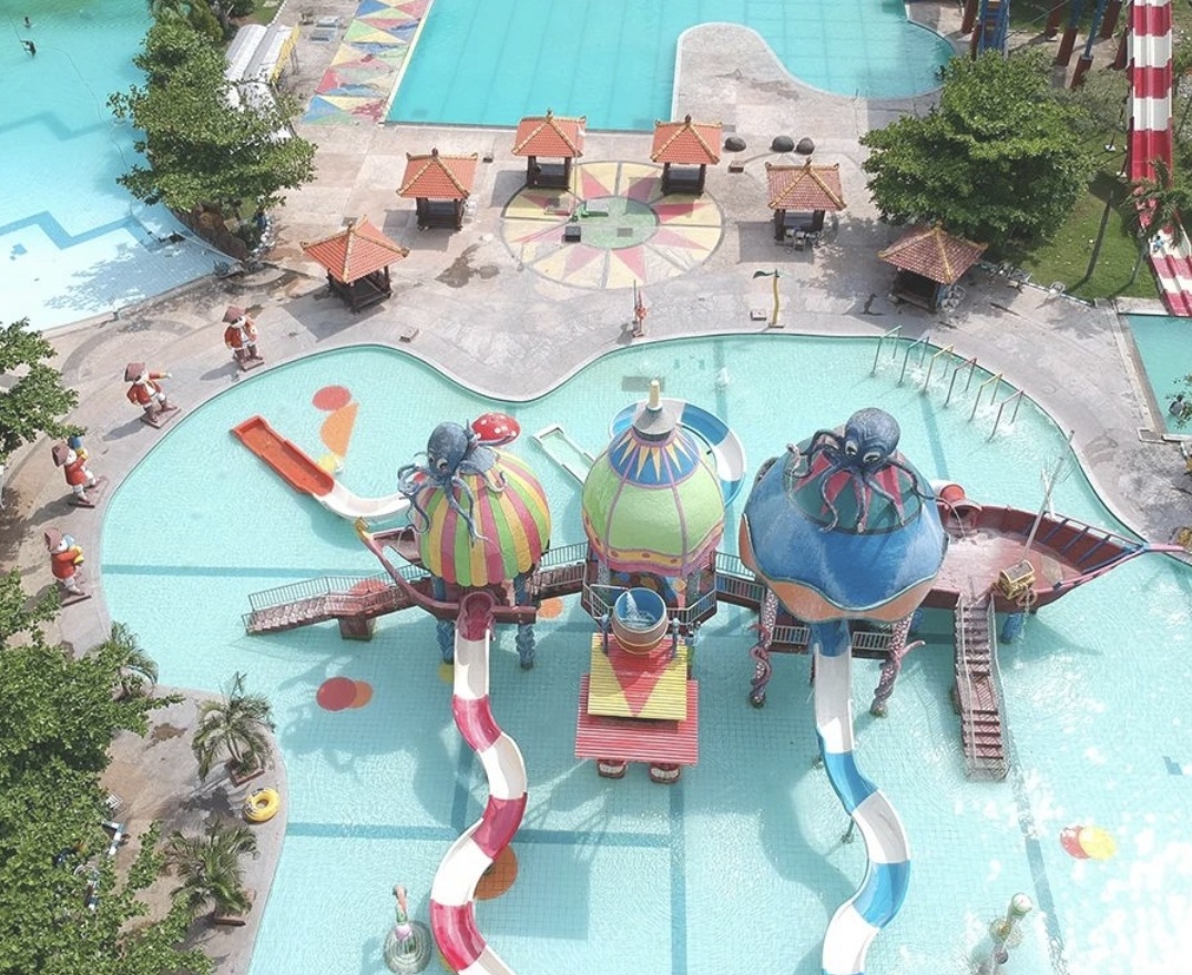 Suncity Waterpark (ig @waterparksuncitymadiun)