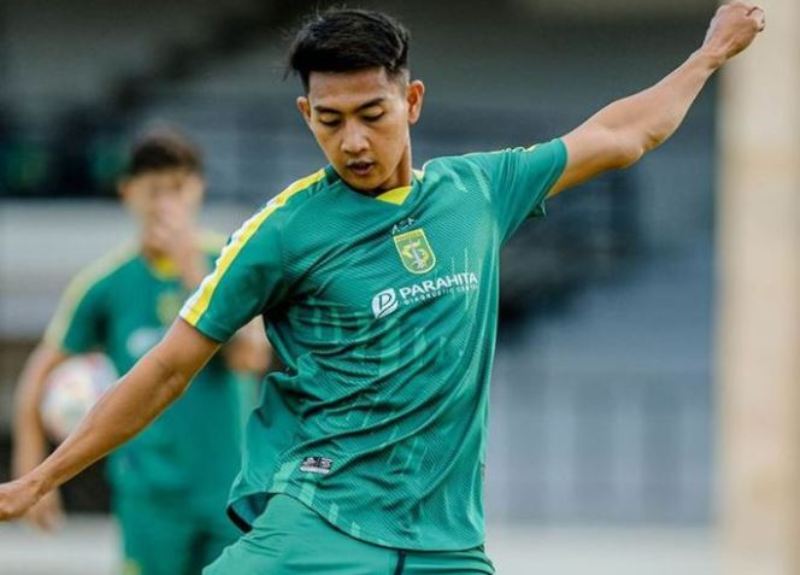 Malik Risaldi persembahkan dua gol bawa kemenangan Persebaya Surabaya atas Persis Solo. (JAWA POS)