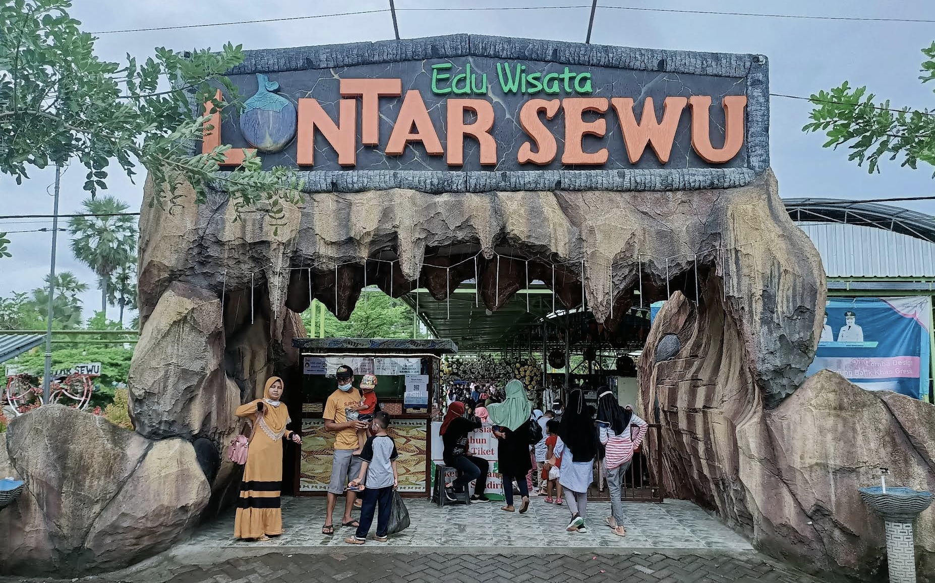 Rekomendasi wisata berada tak jauh dari Universitas Ciputra Surabaya, salah satunya Edu Wisata Lontar Sewu