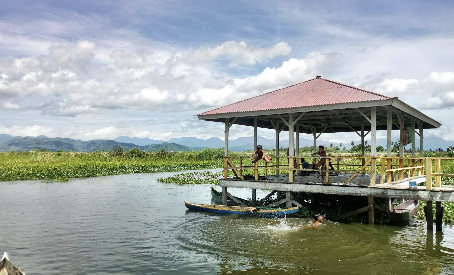 Danau Limboto, Destinasi Wisata Menawan Gorontalo (gmaps : Bonny Adam)