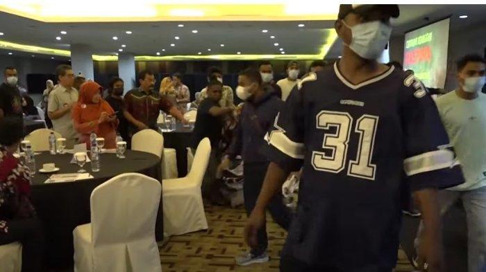 Acara diskusi yang digelar Forum Tanah Air (FTA) di Hotel Grand Kemang, Jakarta Selatan bersama sejumlah tokoh, Sabtu pagi (28/9/2024), diserang sekelompok orang tak dikenal