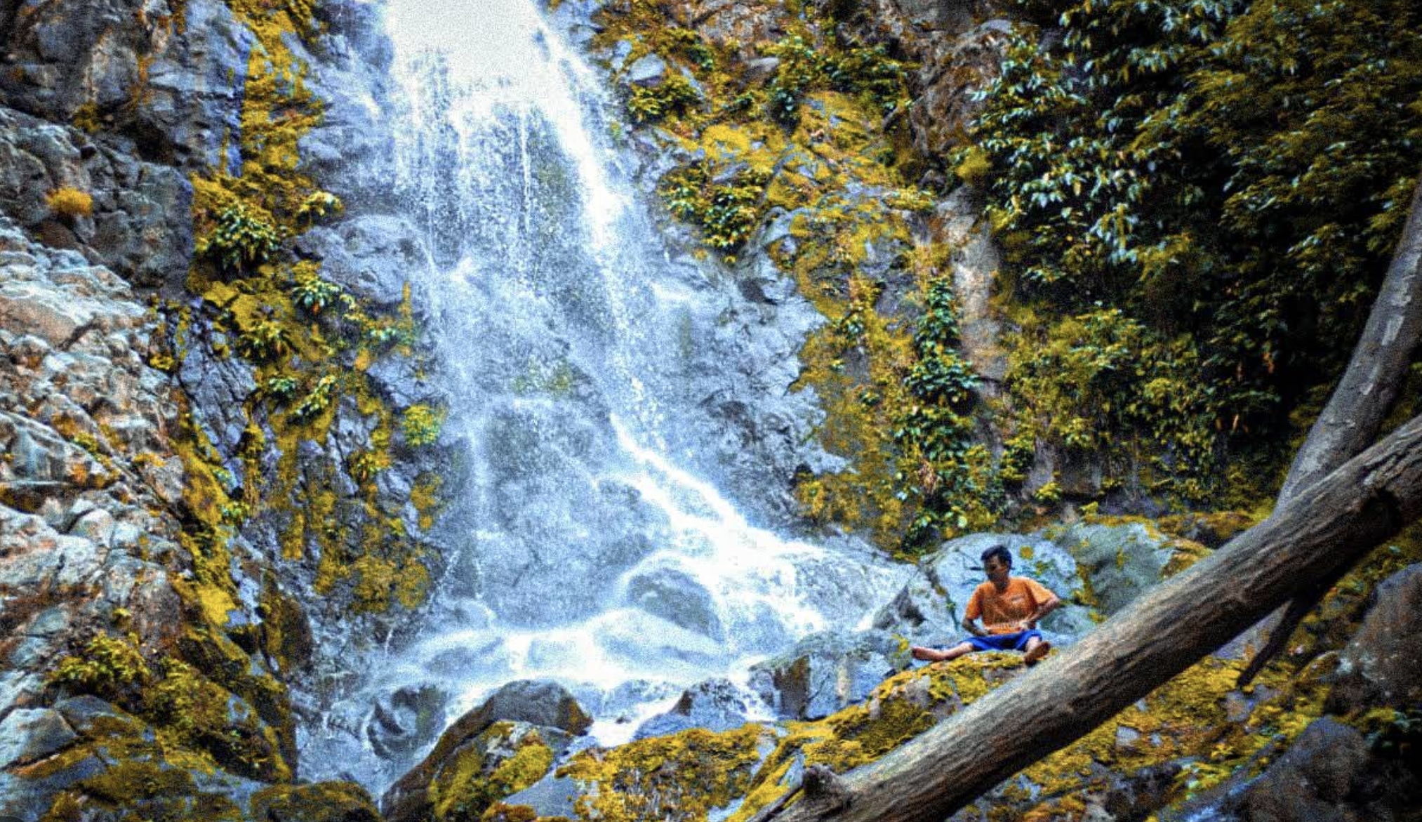 Pesona Air Terjun Lombongo  gmaps : Aan Saleh