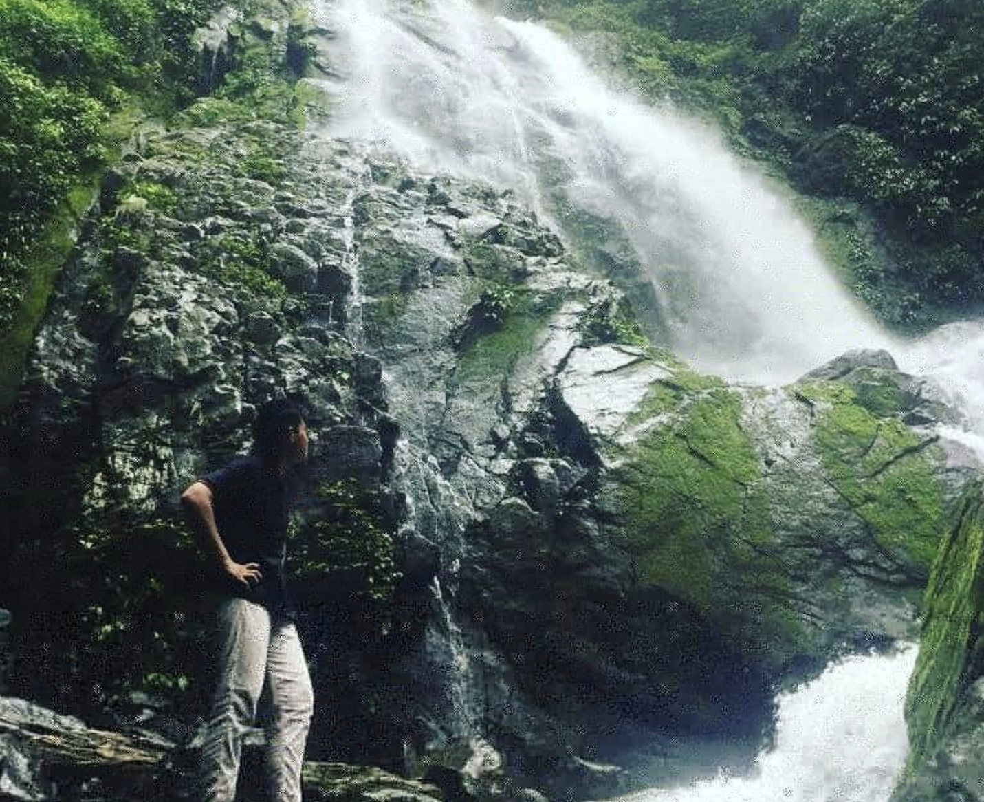 Pesona Keindahan Air Terjun Lombongo yang memiliki ketinggian sekitar 100 meter. (gmaps : Sukrin Kadir)