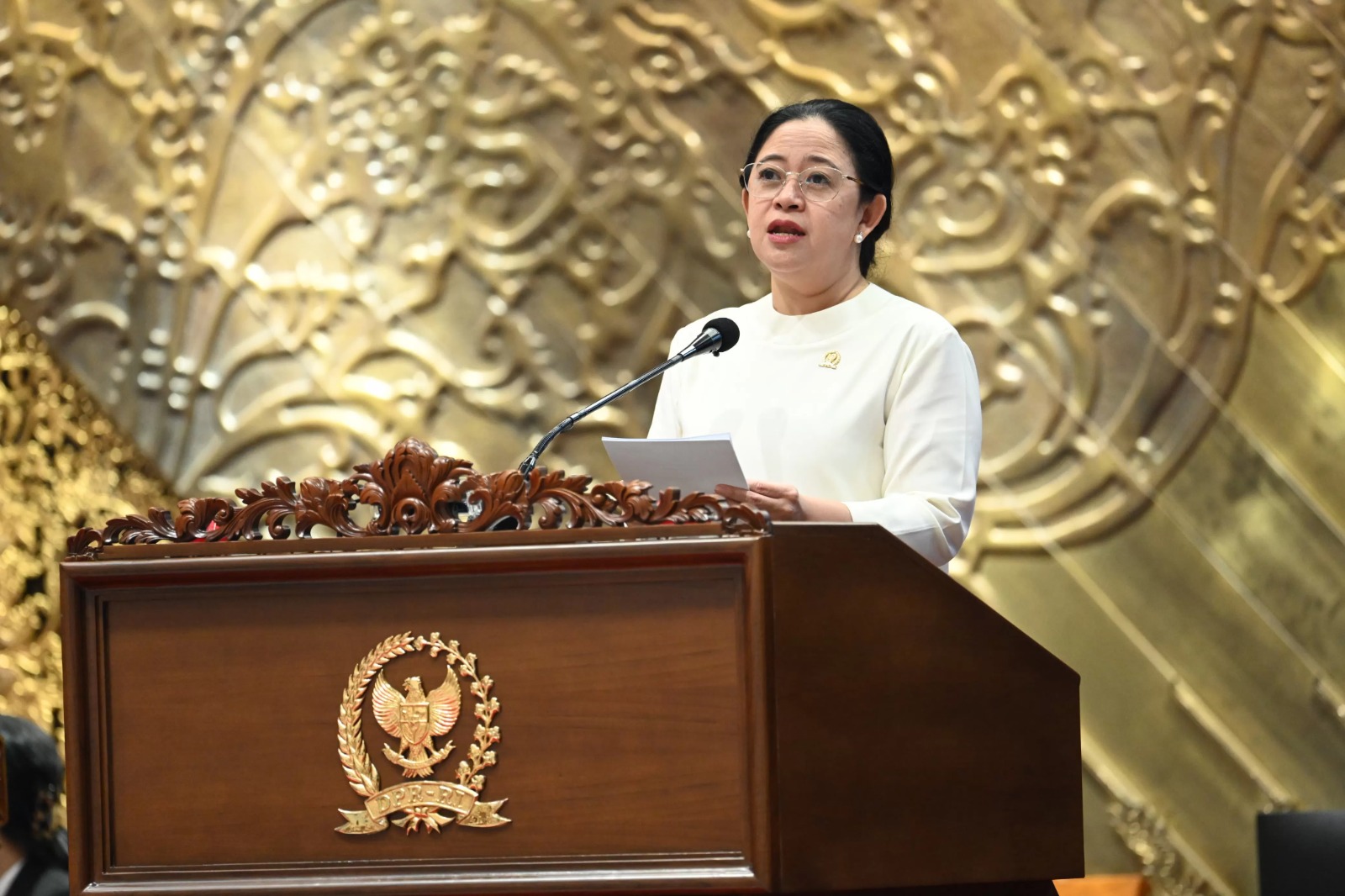 , Puan Maharani, meteskan air mata dalam momen haru di akhir rapat paripurna masa jabatannya 2019-2024