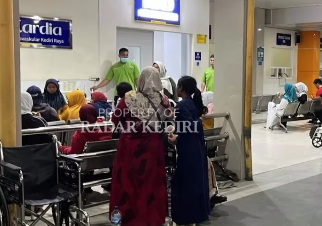 Keracunan massal Krecek, Badas, Kediri saat acara Maulid Nabi. (JAWA POS RADAR KEDIRI)