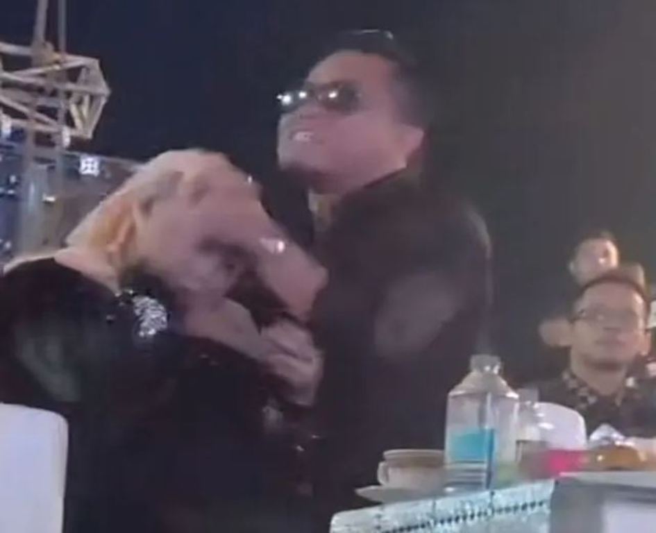 Video viral Gus Miftah toyor kepala istri. (ISTIMEWA)