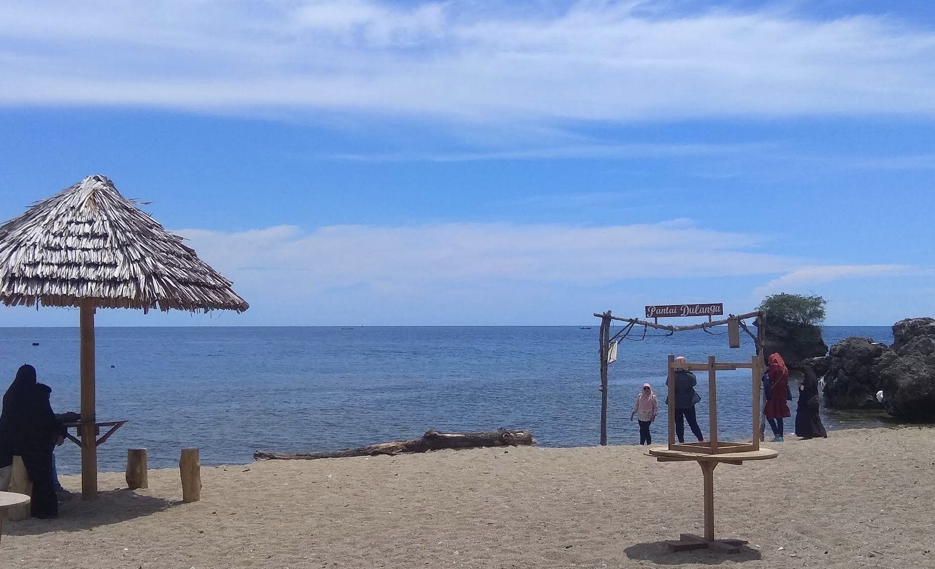 Pesona Keindahan Pantai Dulanga Gorontalo /gmaps : Aditirta Subagya