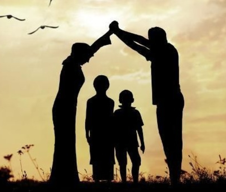 : Pola asuh yang terbaik sangat penting dilakukan oleh orang tua untuk pertumbuhan si buah hati di masa depan. (Pinterest)