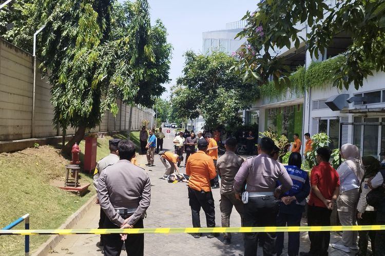 mahasiswa semester tiga jurusan teknik mesin memilih mengakhiri hidupnya dengan lompat dari lamtai 12. (Istimewa)
