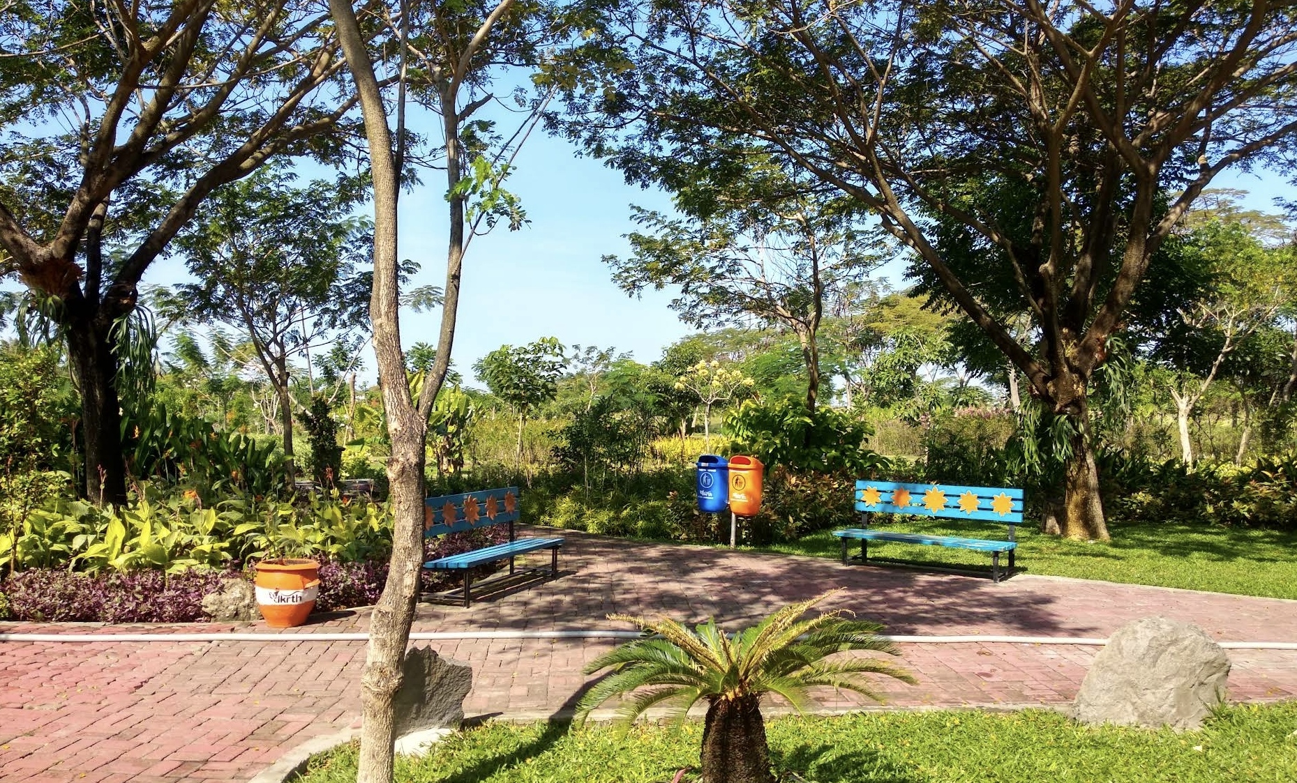 Taman Harmoni Keputih, tempat favorit bersantai di Kota Surabaya /gmaps : Andes Andreas