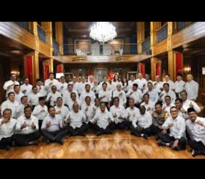 daftar kabinet merah putih yang akan menemani Prabowo  selama 5 tahun kedepan. (Istimewa)