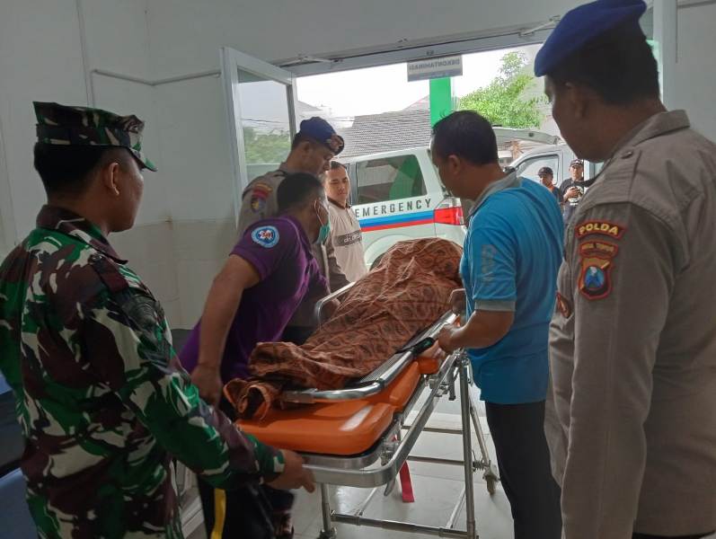 Nelayan Pacitan tewas diduga keracunan gas genset. (NUR CAHYONO/JAWA POS RADAR PACITAN)