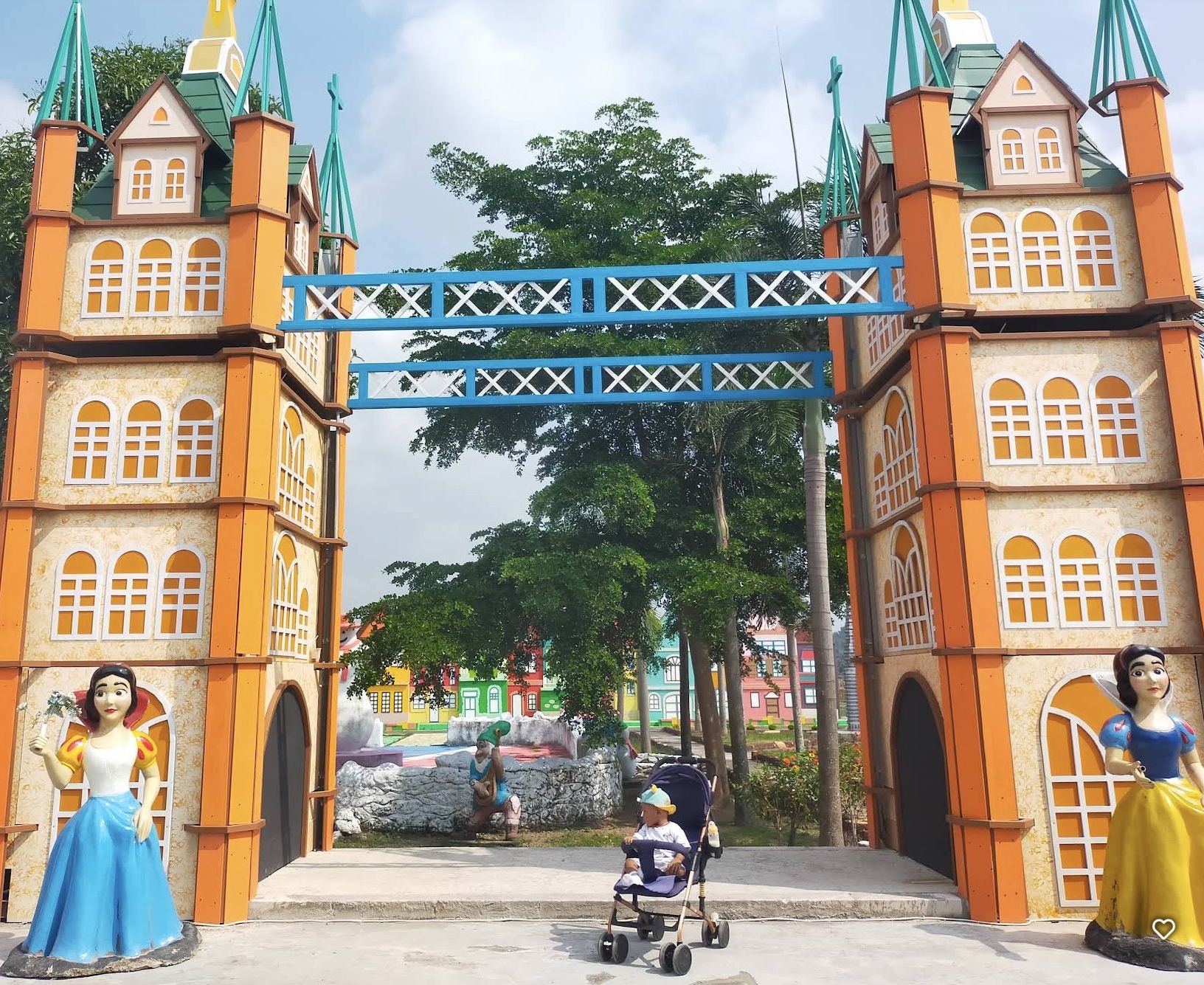 Blitar Fantasy World, dengan sederet daya tarik yang ditawarkan (gmaps : Fitri Nur)