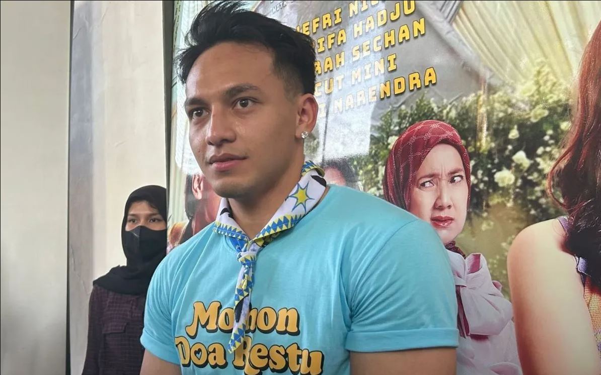 Aktor Jefri Nichol menjalani pemeriksaan di Polres Metro Jakarta Selatan, Senin (28/10/2024). (ANTARA)
