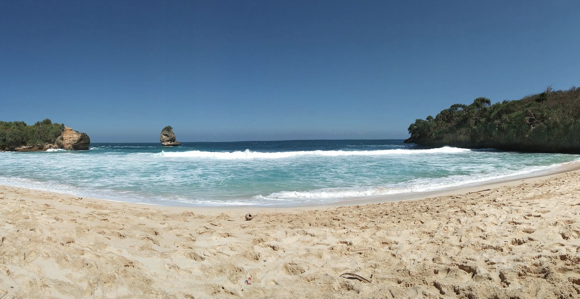 Keindahan Pantai Pudak yang menawarkan pemandangan eksotis/gmaps : Diva Hakim