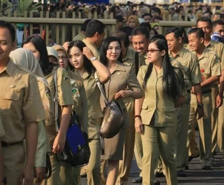 Bagi para ASN bersiaplah pada bulan desember 2024 mendatang, menteri PANRB akan segera tuntaskan pengisian posisi di kementerian baru. (Jawa Pos)