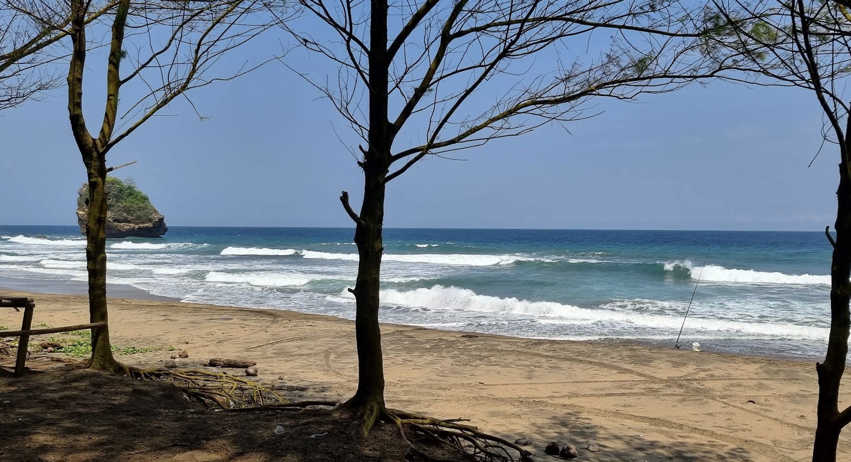 Pantai Pasur Blitar Jawa Timur (gmaps : Dewi K. Pamungkas)