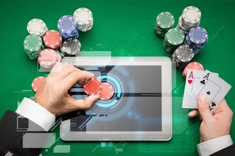 Diduga terlibat judi online seorang oknum pejabat Kementrian Komdigi telah ditangkap pihak kepolisian, dan ini salah satu alasan segera mungkin RUU perampasan asset disahkan. (Jawa Pos)