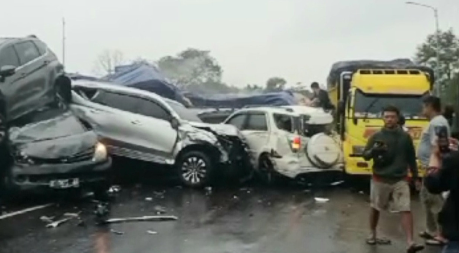 Fakta Kecelakaan Beruntun di Tol Cipularang KM 92