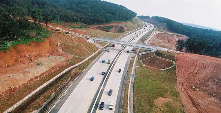 Sejarah pembangunan Tol Cipularang, lokasi kecelakaan beruntun Senin (11/11/2024). (YASA PATRIA PERKASA)