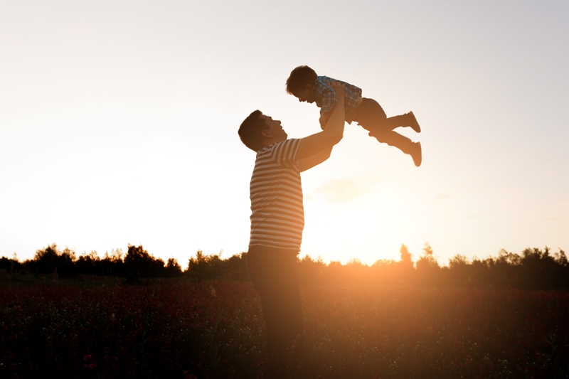 Fenomena fatherless penting untuk parenting atau pola asuh anak.