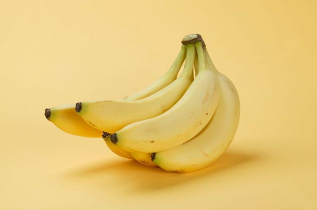 Ilustrasi buah pisang (Pinterest)