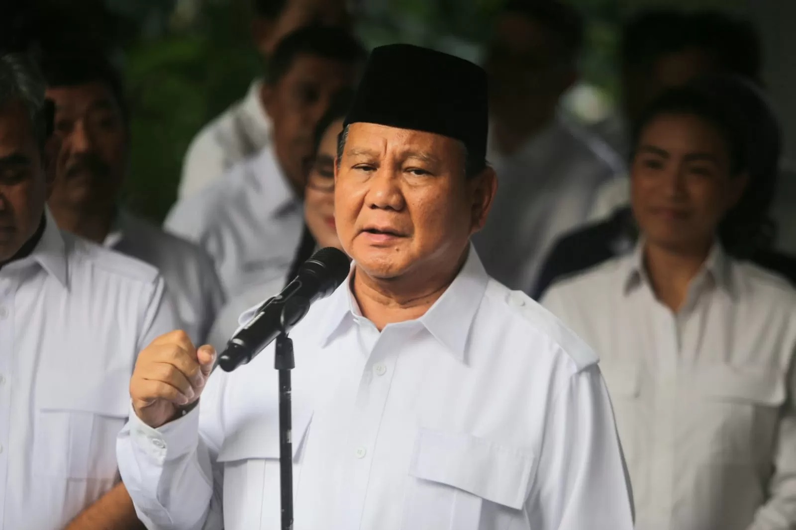 Presiden Prabowo, resmi umumkan alokasi dana untuk program makan bergizi anak dan ibu sebesar 10 ribu. (Jawa Pos)