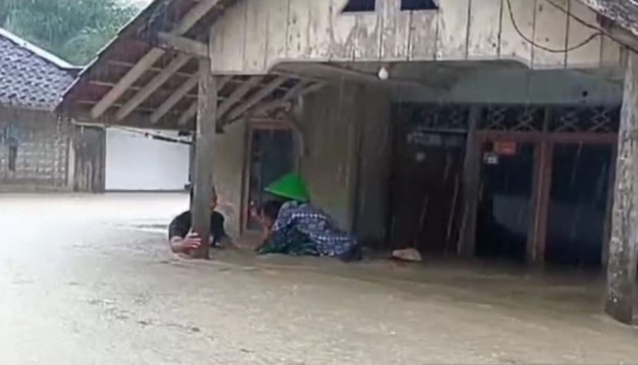Banjir bandang Sukabumi.