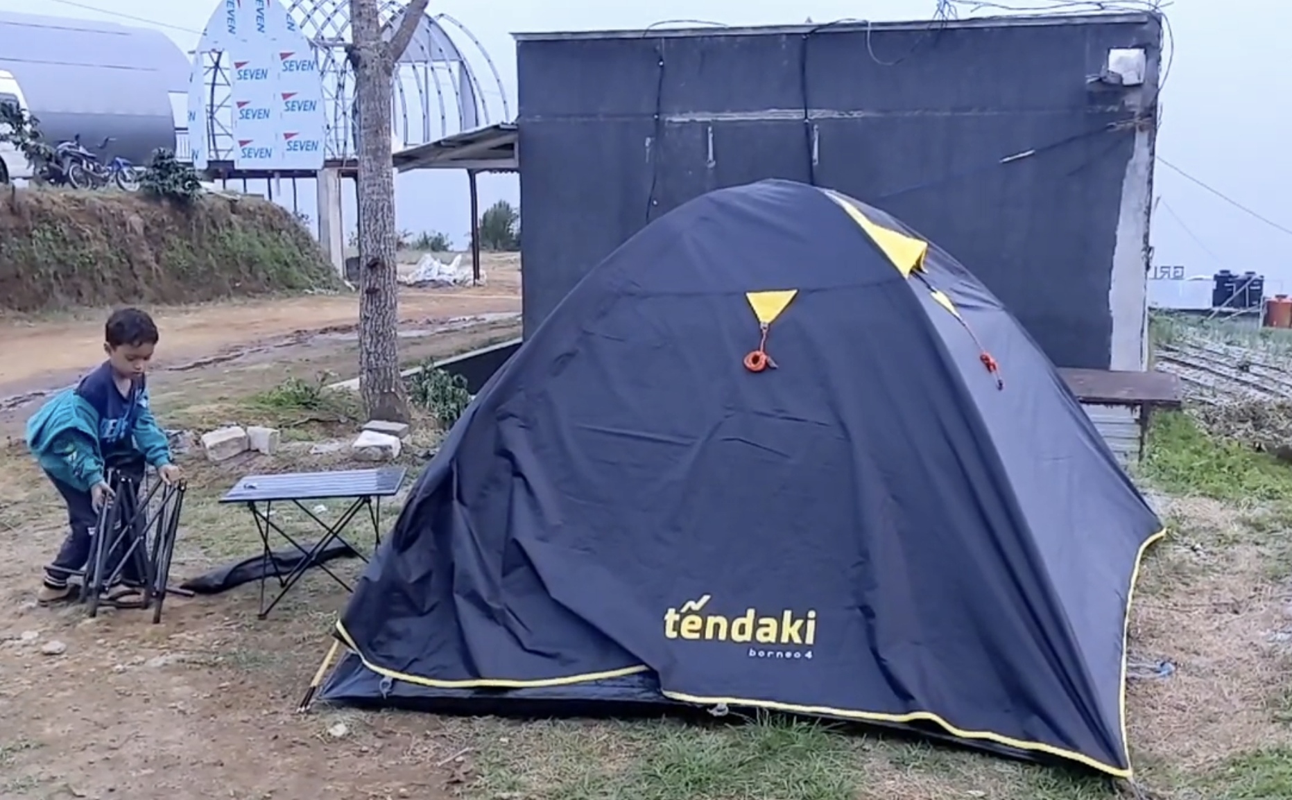 Camping di Nepal van Java memberika kesan pengalaman yang tak terlupakan